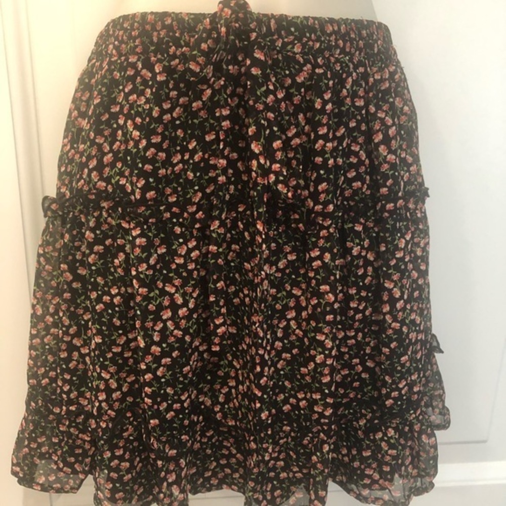 NWT Sienna Sky Floral Flouncy Skirt M